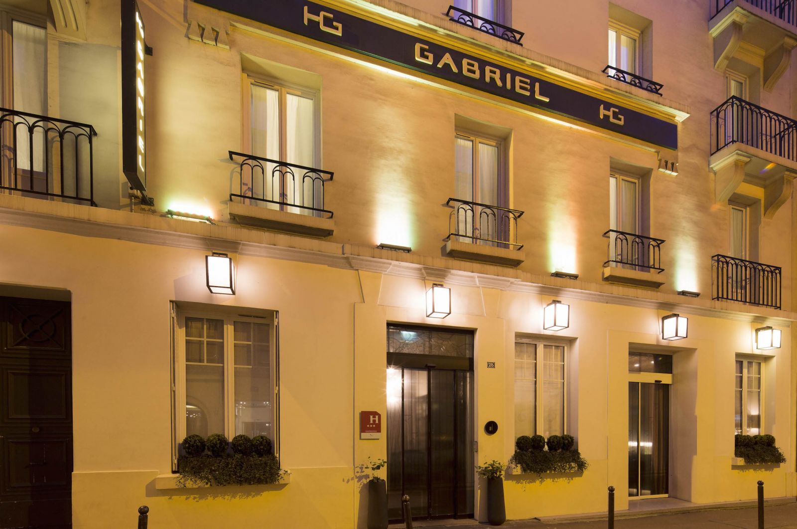 فندق جابريال باريس